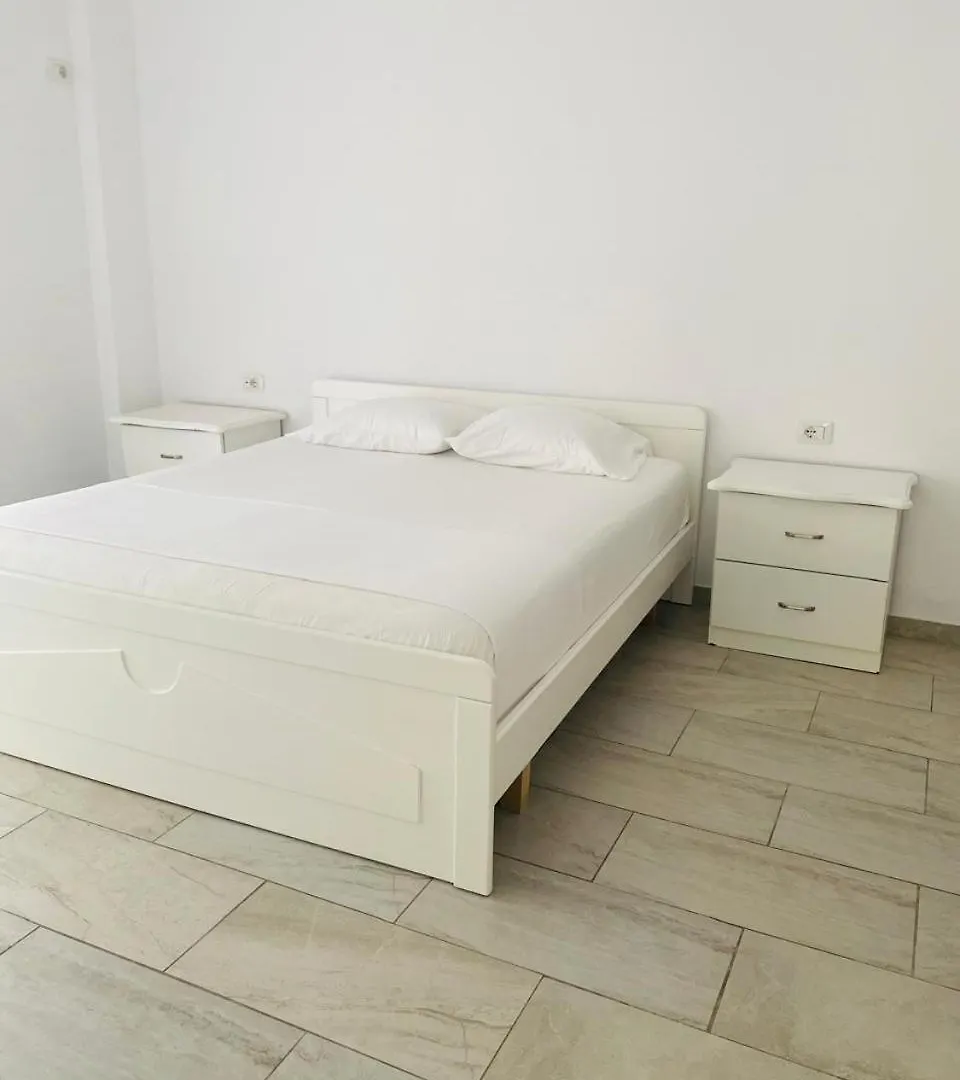 Krisa'S Apartament Sarandë