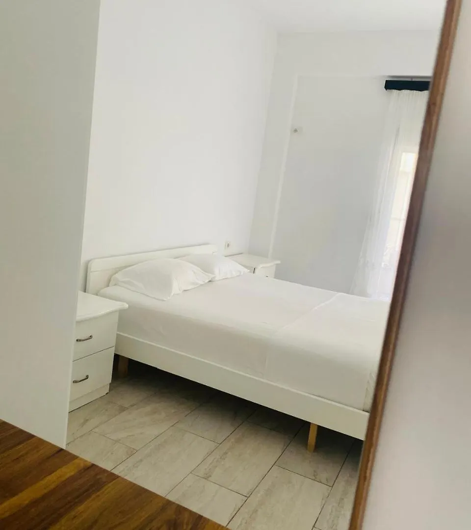 Krisa'S Apartament Sarandë Albânia