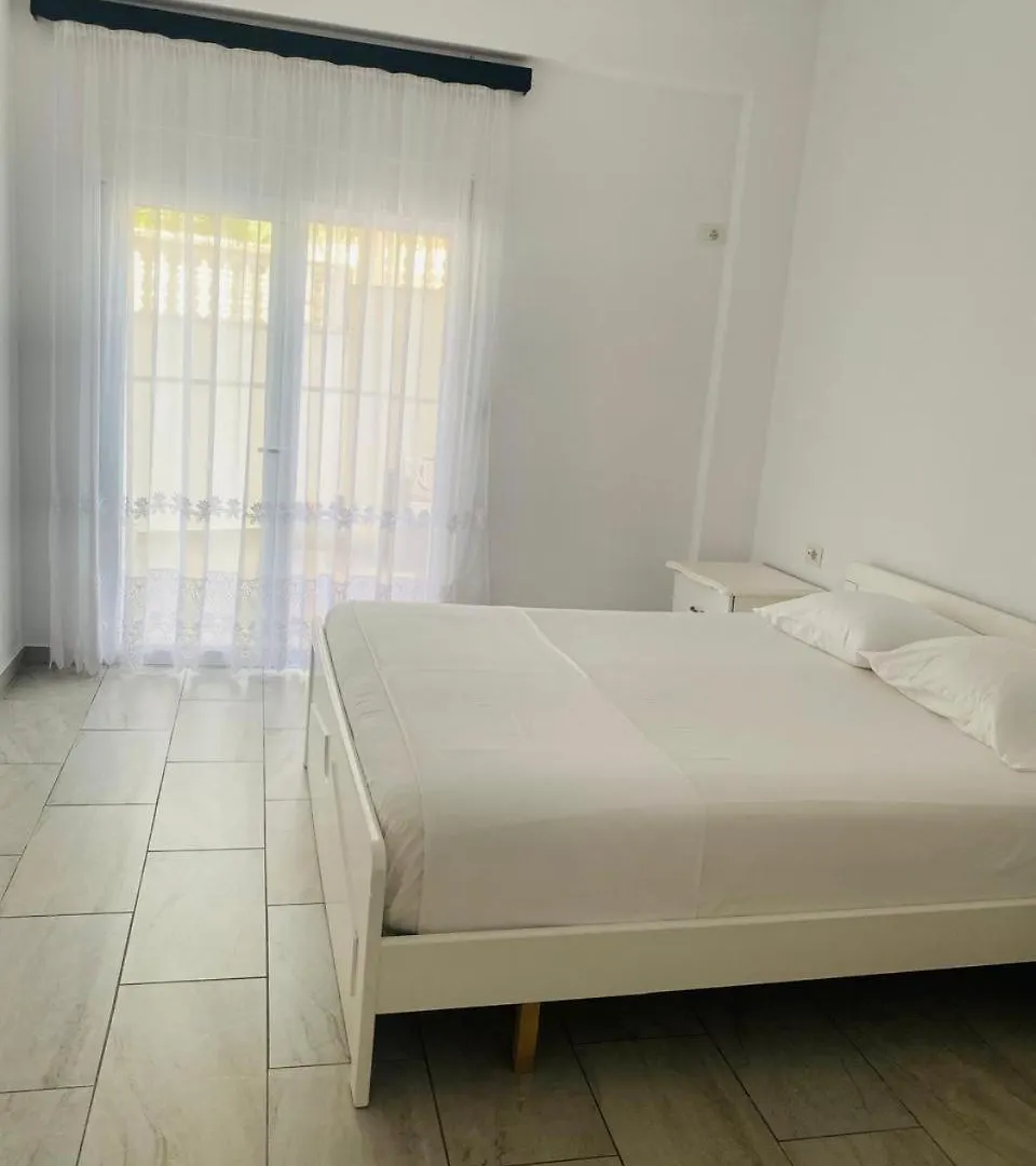 Krisa'S Apartament Sarandë